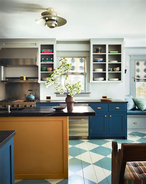 Transform Your Kitchen with the Bold Contrast of Dark Upper Cabinets ...