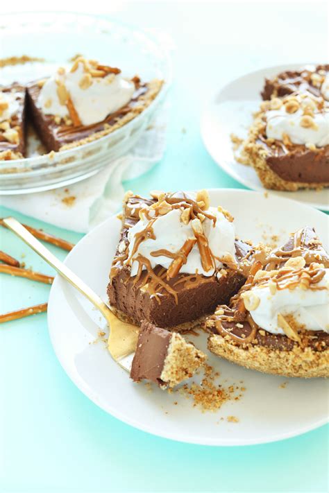 Pretzel Peanut Butter Chocolate Pie | Minimalist Baker Recipes