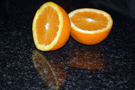 梦到吃橙子很甜_周公解梦