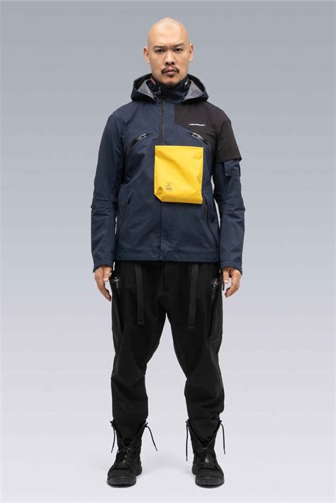 This Functional Death Stranding Jacket Will Cost You A Few Deliveries ...