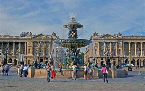 Самые красивые площади Парижа