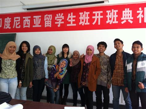 走出去中国留学、引进中国高科技，建设印度尼西亚 ——广西柳州职业学校领导访问必利达三语学校 – 千岛日报