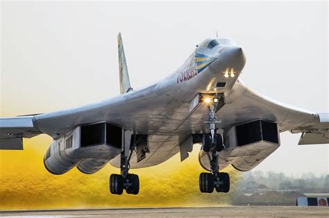 HD Wallpaper of the Iconic Tupolev Tu-160 Military Bomber