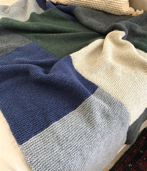 "Vibrant Color Block Blanket Knitting Pattern: Easy DIY Tutorial"