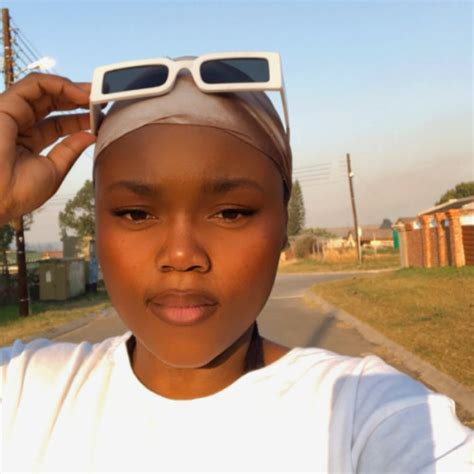 Zizipho - English teacher - ₹1045/h