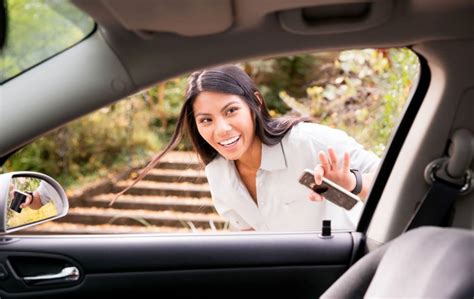 Uber pone a disposición más de 30 funciones y herramientas de seguridad ...