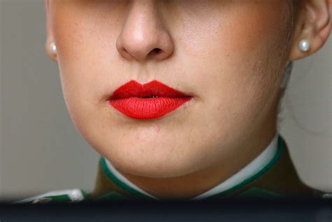Lima Kebiasaan Penyebab Bibir Gelap | Republika Online