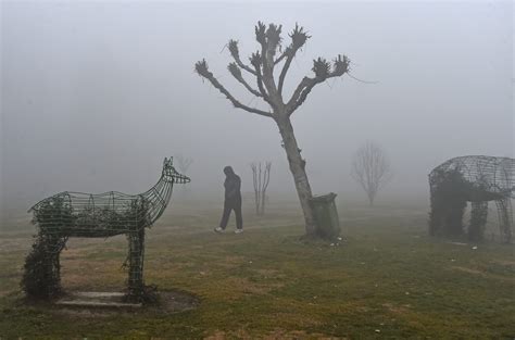 Visibility And Night Temperatures Slightly Improve In Kashmir - Daily ...