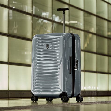 Victorinox, Airox Medium Hardside Luggage, 74 litres, Silver, Check-in