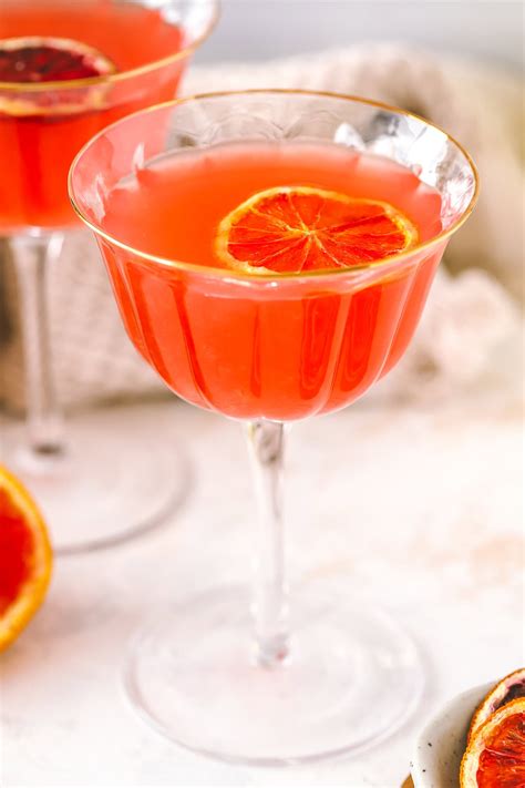 Blood Orange Martini (an easy vodka cocktail recipe) - Cooking in my Genes