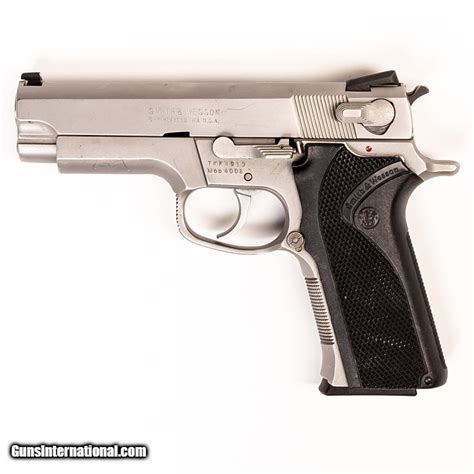 SMITH & WESSON MODEL 4006