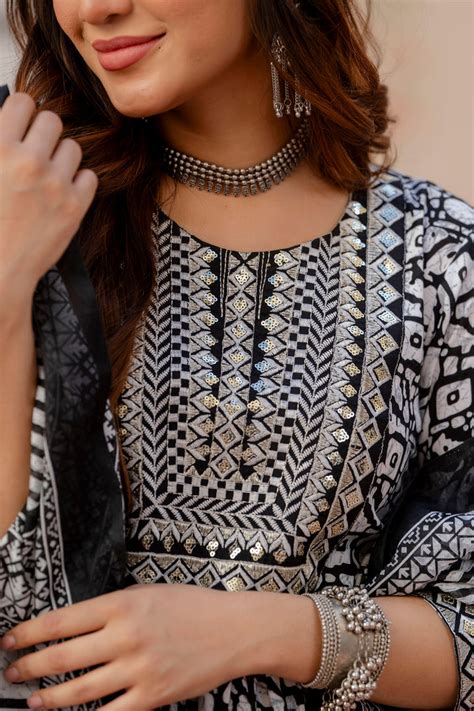 Ethnic Set - Buy Indian Ethnic Wear for Women & Girls Online