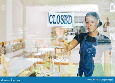 Owner with Business Closing 的图像结果