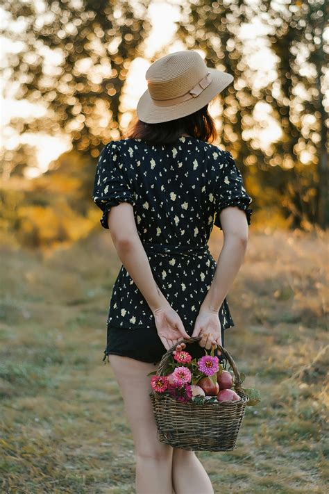 Wife+Bends+Over+In+Short+Skirt Photos, Download The BEST Free Wife ...