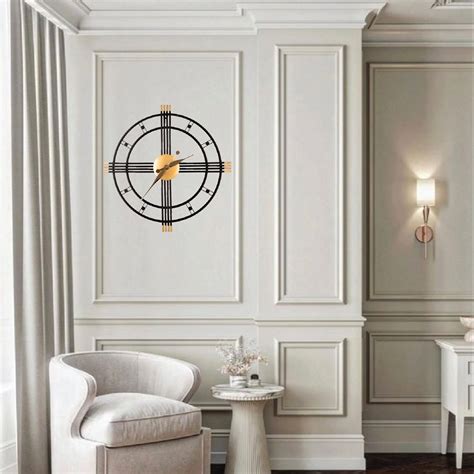 Roman Round Black Metal Wall Clock – RCasa SLS Retail Supermart Pvt. Ltd.