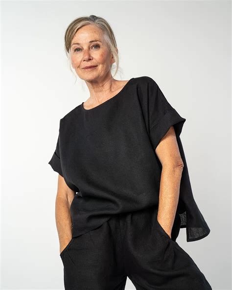 20 Stylish Ideas for Black T-Shirt for Women: Fashion, Aesthetic, and ...