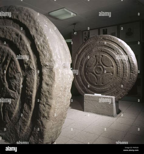ARTE CELTA. EDAD DEL HIERRO. ESPAÑA. PUEBLOS CANTABROS. ESTELAS ...
