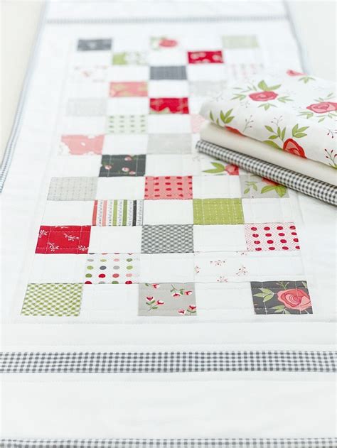 Easy Table Runner Quilt Pattern 的图像结果