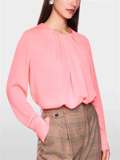 Rethink Together feminine blouse | marc-cain.com/en