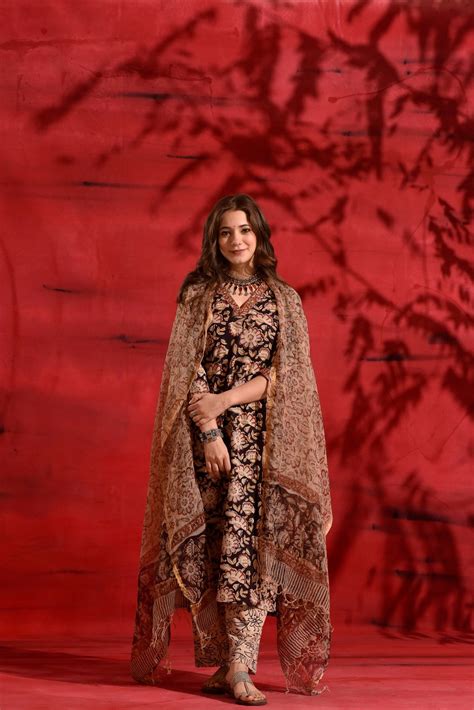 Black Red Kalamkari Suit Set – DIMPLE DESIGN STUDIO