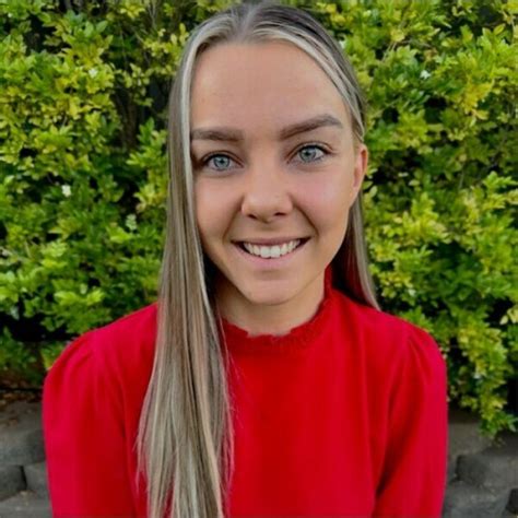 Emma - English teacher - ₹3473/h