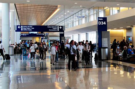 This U.S. Airport Will Take You the Longest to Walk Through, According ...