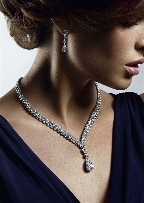 The De Beers Phenomena Reef Necklace features a stunning 8.49ct pear ...