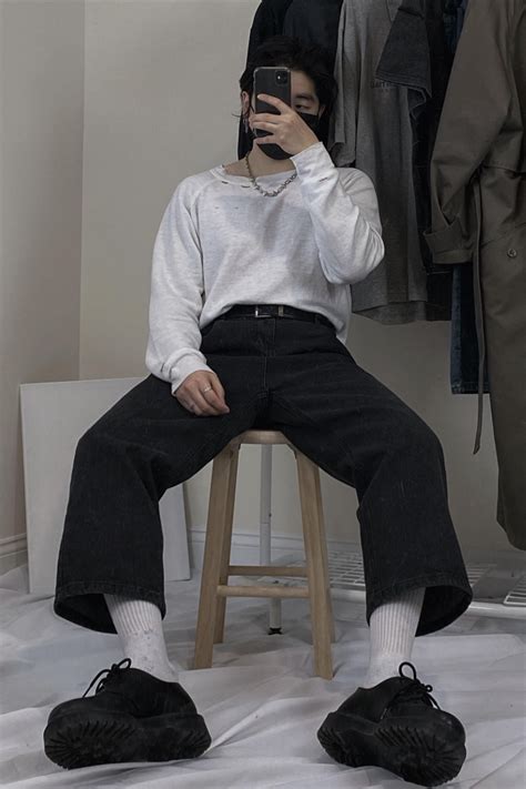 Black/White Casual Fit | Korean style outfits, White casual, Korean fashion