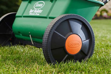 Scotts 32-lb Turf Builder Classic Drop Fertilizer Spreader ...