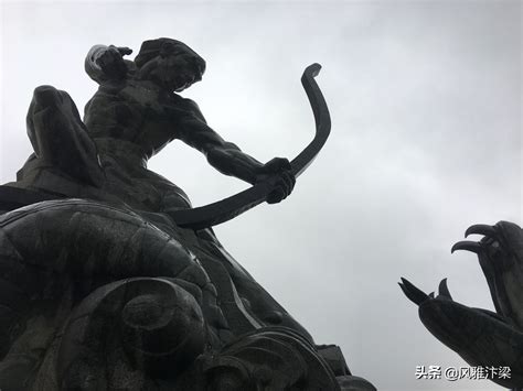 湖南岳阳：这里有一座“后羿斩巴蛇”雕塑，对这个城市便更为向往-搜狐大视野-搜狐新闻