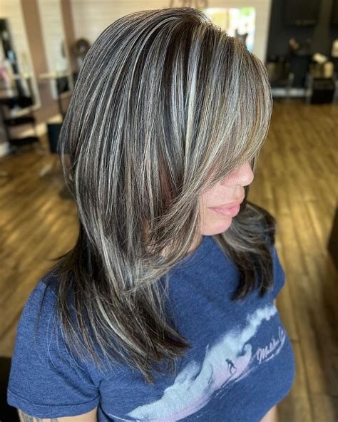 Heavy Highlights on Dark Hair: Tips for a Stunning Contrast