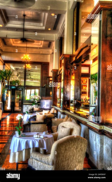 Restaurant Table Side View 的图像结果