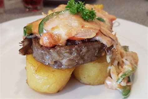 THE 10 BEST Restaurants in Brunei Darussalam (Updated April 2025)