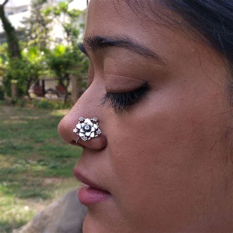 Multi flower nose pin – Flying Fish Accessories