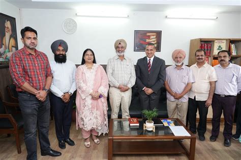 Inderpal Singh Dhanna inaugurates new library at Punjab Information ...