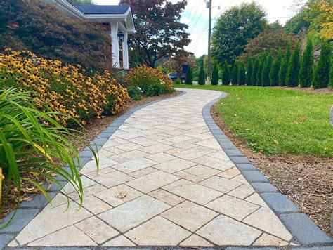 Modern Front Yard Walkway Ideas