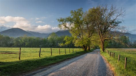 Cades Cove - Great Smoky Mountains National Park | Scenery, Great smoky ...