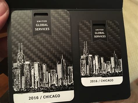 A Quick Look Inside The 2016 United Airlines Global Services Welcome Kit - Pizza In Motion