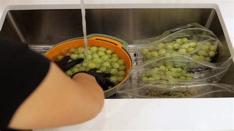 Frozen Grapes - Know Your Produce