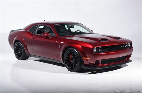 Dodge Challenger Hellcat Red