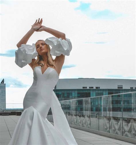 Mermaid vs. Trumpet Wedding Gown: The Difference Revealed - Vows Bridal