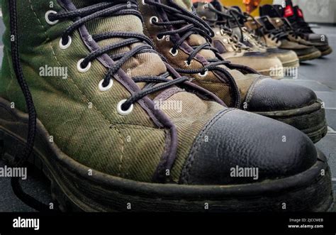 Army Boot Training 的图像结果