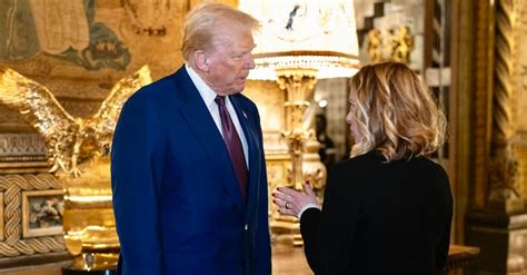 Meloni da Trump per l’insediamento, il tycoon giurerà al chiuso come ...