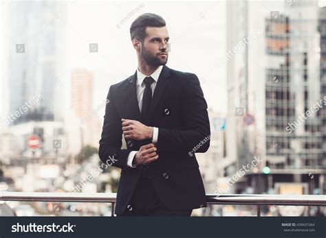 Well-Dressed Man Suit 的图像结果
