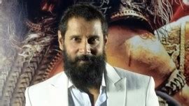 Heavy Armour, Jewellery made Ponniyin Selvan a tough act for Vikram