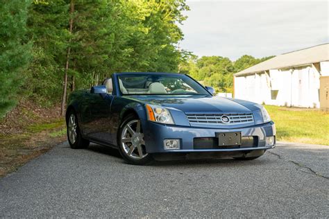 2005 Cadillac XLR | Paramount Classic Cars & Trucks