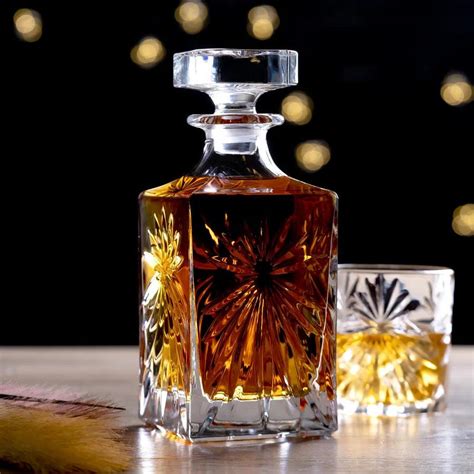 Oasis Premium Crystal Whiskey Decanter, Italy – Happyware - Everything ...
