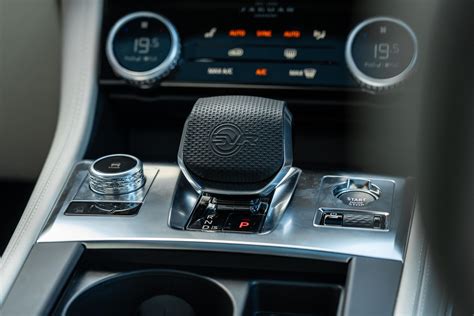 2025 Jaguar F-Pace SVR review | CarExpert