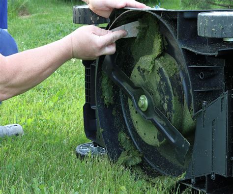 Expert tips for how to sharpen lawn mower blades safely | Homes and Gardens