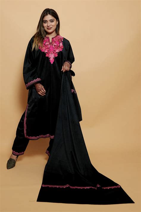 Buy Kashmiri Phirans Sets Online | Traditional Kashmiri Dress